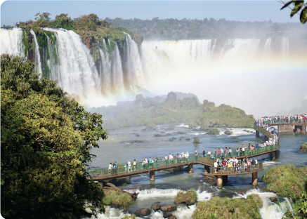 Iguazú: selva, cataratas y aventura